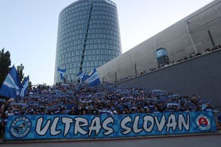 Fanúšikovia Slovana pochodovali ulicami Bratislavy. 