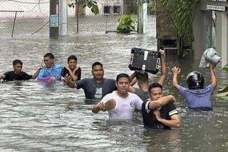 Následky tajfúnu Gaemi v Manile.