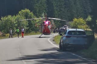 Polícia informovala, že úsek je neprejazdný.