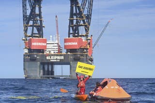 Greenpeace protestuje proti plánovanej ťažbe plynu v Severnom mori