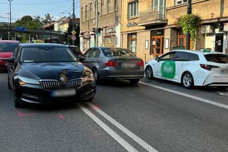 V Bratislave došlo k dopravnej nehode 16-ročnej chodkyne s vozidlom taxislužby.