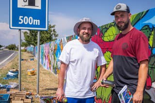 Martin Hríb (35) a Ján Veterný (35) pri práci v náročnom prostredí.