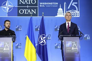 Ukrajinský prezident Volodymyr Zelenskyj a generálny tajomník NATO Jens Stoltenberg.