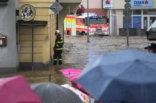 Na snímke ulice v zaplavenom kúpeľnom meste Jeseník