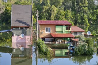 Na snímke stúpanie hladiny rieky Váh v Komárne 18. septembra 2024.