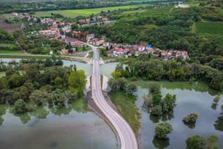 Obec Chľaba zostane odrezaná od sveta niekoľko dní.