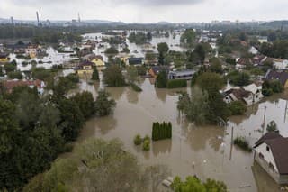 Na snímke zaplavená Ostrava.