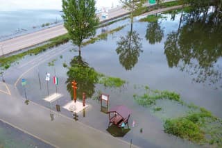 Obec Chľaba zostane odrezaná od sveta niekoľko dní.