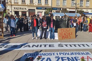 Na demonštrácii v chorvátskom Osijeku si pripomenuli ženské obete násilia.