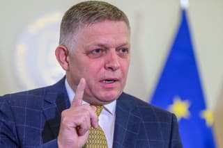 Na snímke premiér Robert Fico (Smer-SD) na tlačovej konferencii po rokovaní s predsedami opozičných strán.