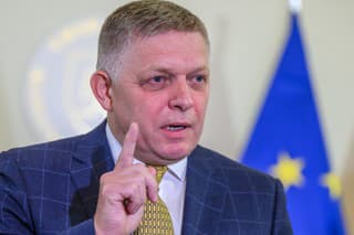 Na snímke premiér Robert Fico (Smer-SD) na tlačovej konferencii po rokovaní s predsedami opozičných strán.