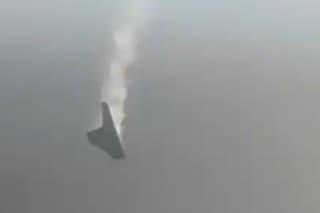 Video zachytáva pád ruského bojového lietadla Suchoj Su-25.