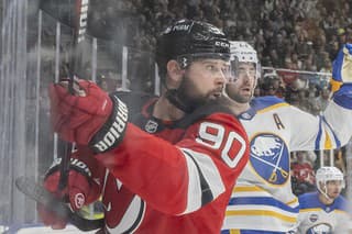 Na snímke slovenský hokejista Tomáš Tatar v drese New Jersey Devils.