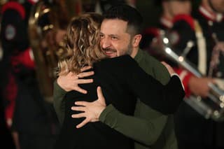  Ukrajinský prezident Volodymyr Zelenskyj a talianska premiérka Giorgia Meloniová 