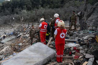 Pri pondelkových izraelských útokoch na Libanon zahynulo celkovo 41 ľudí a ďalších 124 ľudí sa zranilo.