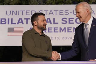 Ukrajinský prezident Volodymyr Zelenskyj a americký prezident Joe Biden.