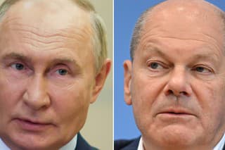 Nemecký kancelár Olaf Scholz a ruský prezident Vladimir Putin,