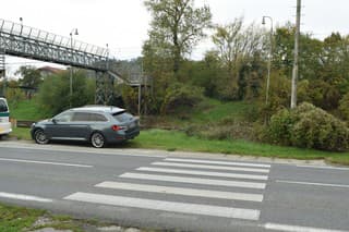 Polícia žiada vodičov o pomoc pri objasňovaní nehody v Bratislave.