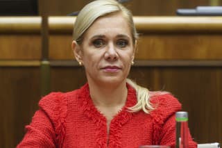 Na snímke podpredsedníčka vlády a ministerka hospodárstva SR Denisa Saková (Hlas-SD) počas 3. chôdze NRSR k Programovému vyhláseniu vlády (PVV) 