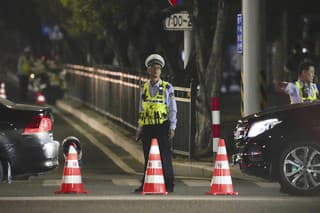 Náraz auta do športového centra v Číne má 35 obetí a 43 zranených.