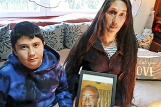 Alexander (13) pomáha mamine po smrti ocka so všetkým a prezradil, že by na Vianoce chcel nový mobil.