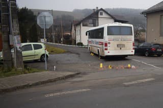 V Raslaviciach po zrážke s autobusom prišla o život 46-ročná chodkyňa.