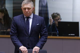 Premiér SR Robert Fico (Smer-SD) počas príchodu na rokovanie za okrúhlym stolom na summite EÚ v sídle Európskej rady v Bruseli 19. decembra 2024.