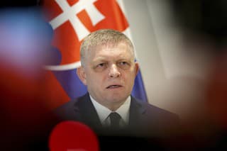 Predseda vlády SR Robert Fico (Smer-SD).