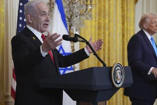 Americký prezident Donald Trump (vpravo) a izraelský premiér Benjamin Netanjahu