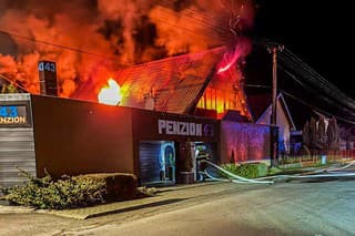 V penzióne na Kúpeľskej ulici v Sobranciach rozsiahly požiar.