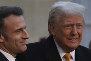 Francúzsky prezident Emmanuel Macron hostil trojstranné rokovania s Trumpom a Zelenským.