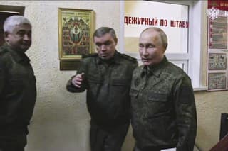 Vladimir Putin navštívil vojakov v spoločnosti generála Valerija Gerasimova.