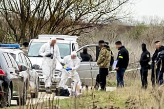 Policajti sa na miesto činu s cieľom hľadania stôp vrátili aj v sobotu.