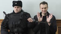 Líder ruskej opozície oslavuje ďalšie narodeniny vo väzbe: Jeho stúpenci demonštrujú v štyroch krajinách