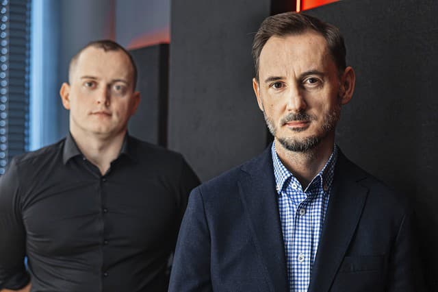 Politológ Láštic
