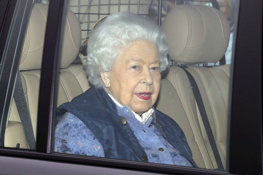 Kráľovná Alžbeta II. odchádza