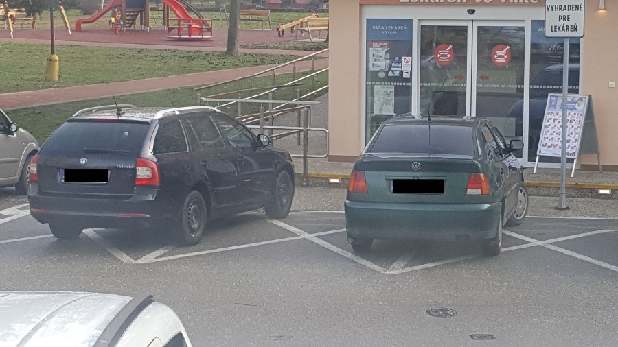 Vodiči nevedia parkovať.