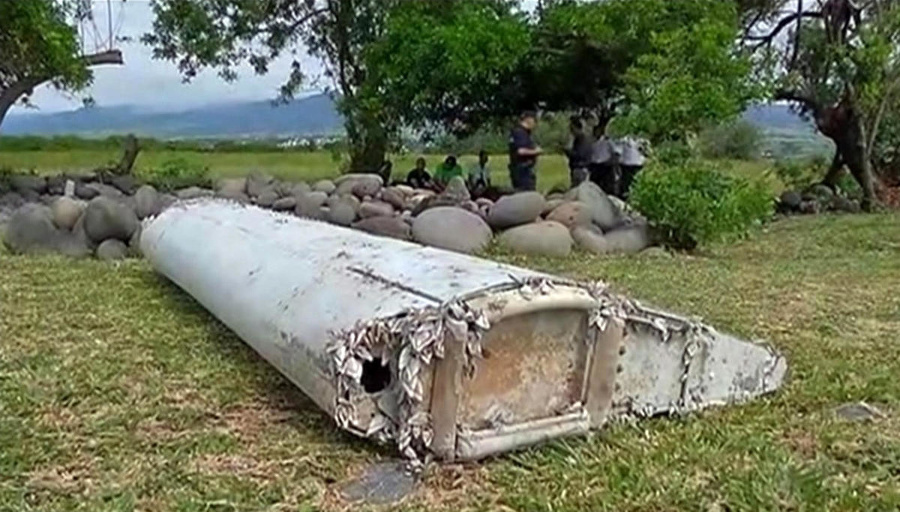 Pri pobreží francúzskeho ostrova Réunion objavili trosky lietadla. Patria stratenému letu MH370?