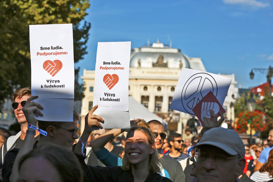 Výzva k ľudskosti: Na