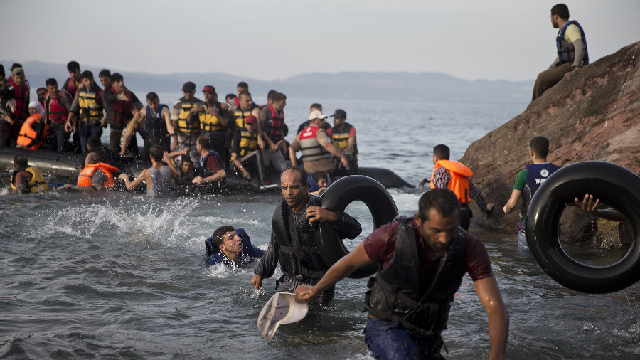 Migranti sa vyloďujú na