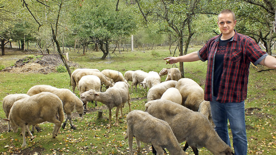 Poslanec Patrik Groma (42)