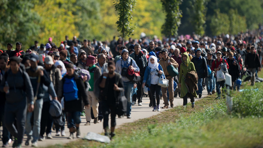 Migranti na rakúsko-maďarských hraniciach
