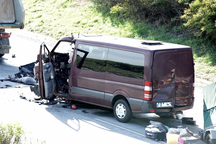 Nákladné auto sa zrazilo