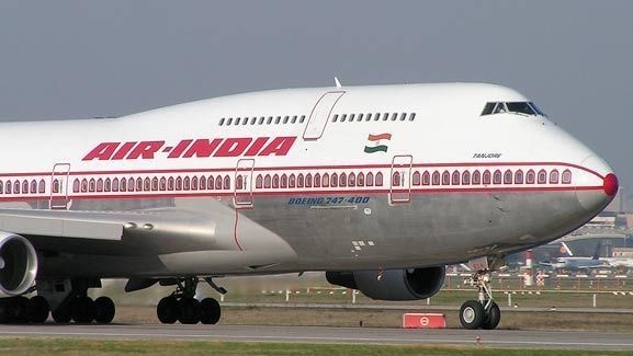 Lietadlu Air India začal