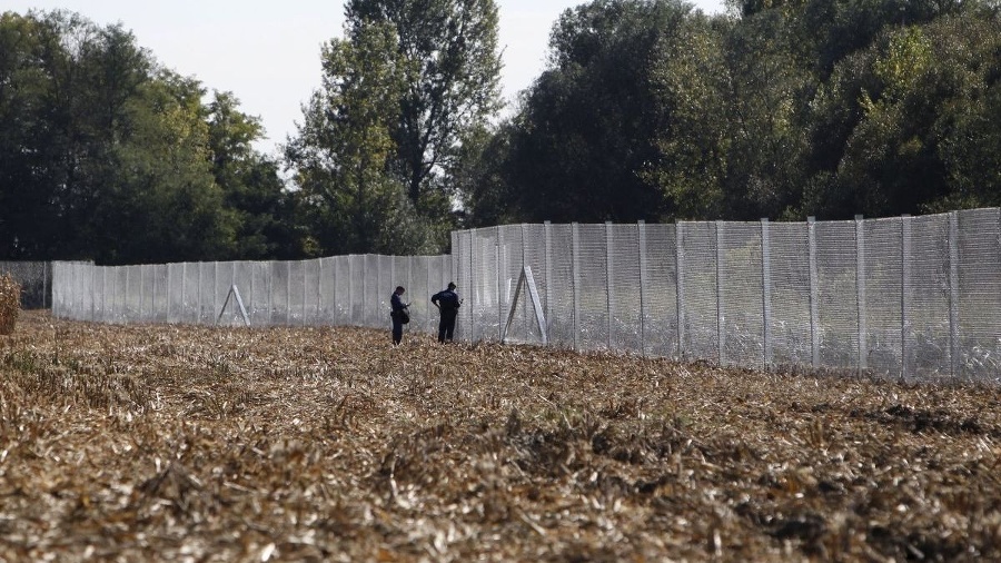 Maďari vybudovali plot aj