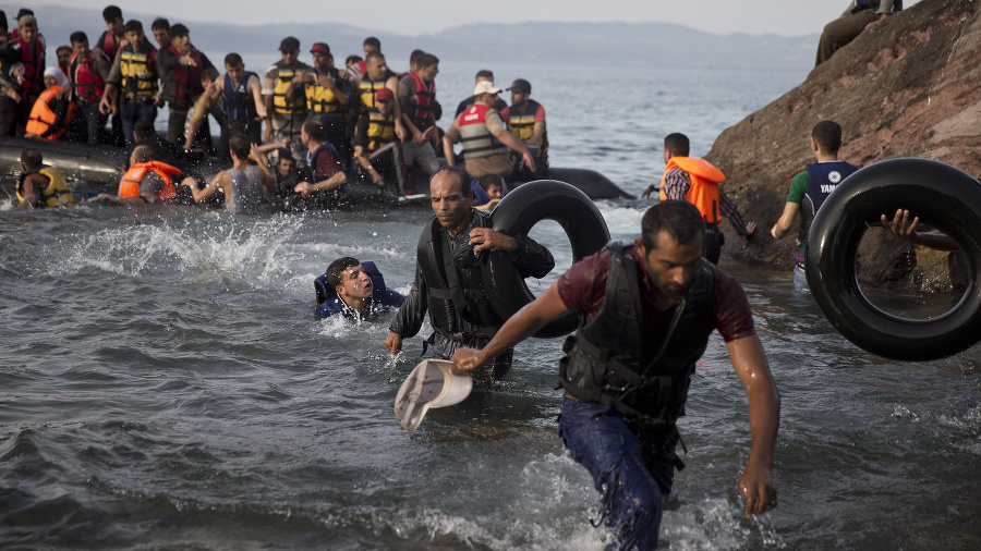 Migranti sa vyloďujú na