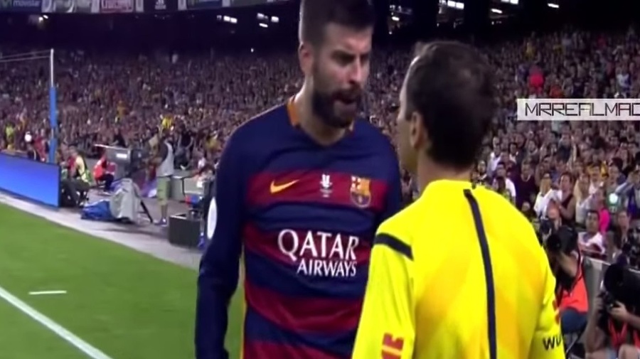 Gerard Pique mal rozhodcovi