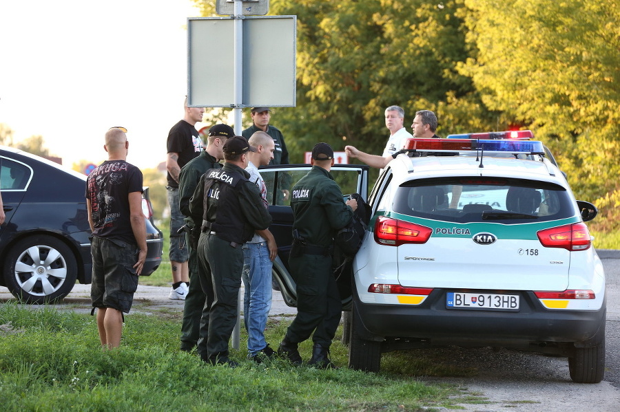 Policajti zhabali v Malackách