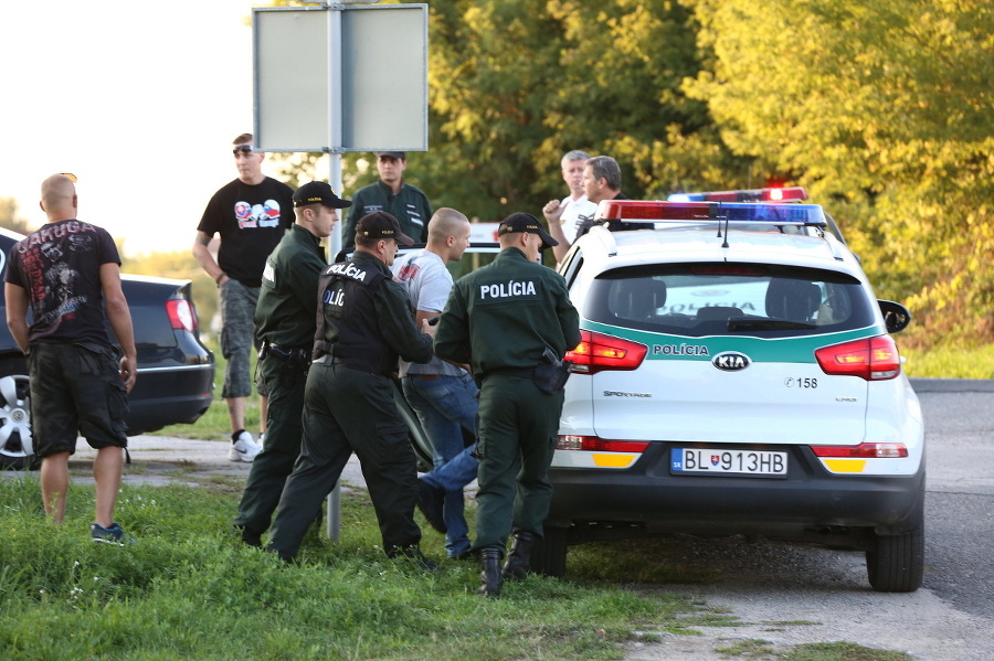 Policajti zhabali v Malackách