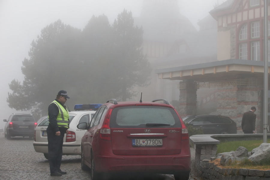 Mestskí policajti dohliadajú na